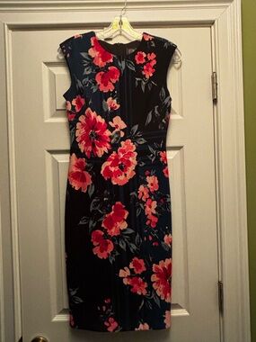 Vince Camuto Size 2 Floral Sheath Dress in Navy with Pink Blooms EUC